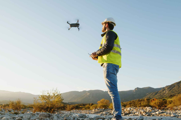 Inspección industrial con drones · Topógrafos Servicios Topográficos y Geomáticos Almodóvar del Campo